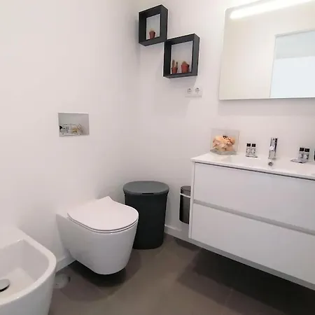 2 Bedrooms , Centre Of Alvor, Open View And Private Parking Appartement Alvor