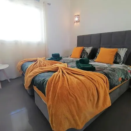 2 Bedrooms , Centre Of Alvor, Open View And Private Parking Alvor