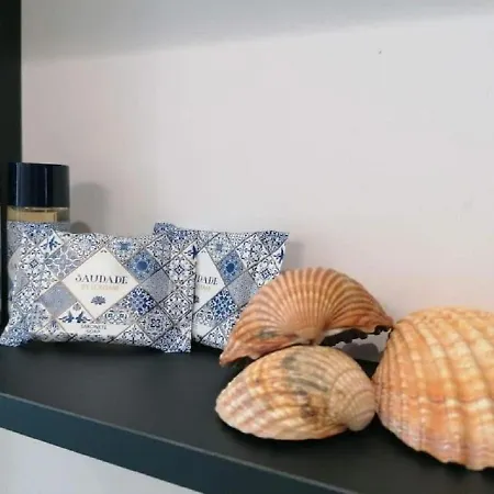 2 Bedrooms , Centre Of Alvor, Open View And Private Parking * 알보르