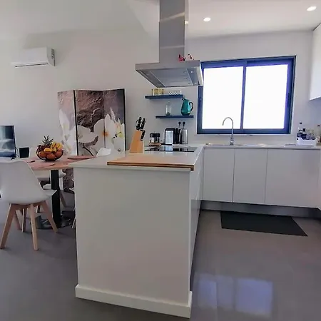 2 Bedrooms , Centre Of Alvor, Open View And Private Parking * アルヴォル