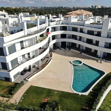 2 Bedrooms , Centre Of Alvor, Open View And Private Parking Apartman *