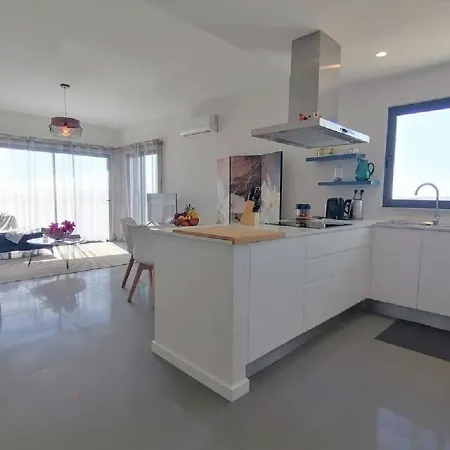 Apartment 2 Bedrooms , Centre Of Alvor, Open View And Private Parking *
