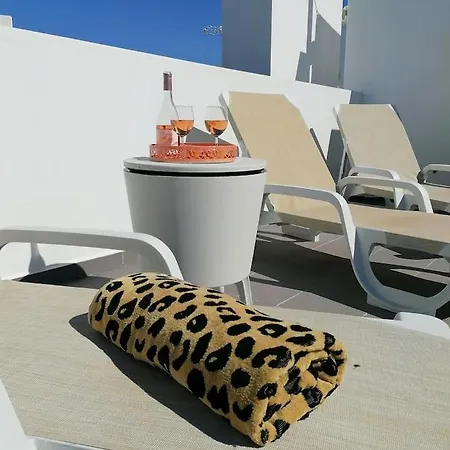 شقة 2 Bedrooms , Centre Of Alvor, Open View And Private Parking *