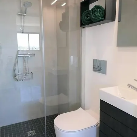 2 Bedrooms , Centre Of Alvor, Open View And Private Parking ألفور